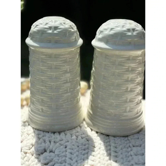 Salt & Pepper Shakers Sunflowers with Basket Weave Design Ceramic Vintage - Picture 5 of 5